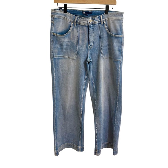 OUR REPUBLIC FOR ALL WIDE LEG FRONT POCKETS LIGHT WASH JEANS SIZE 12 LIKE NEW - Picture 3 of 16